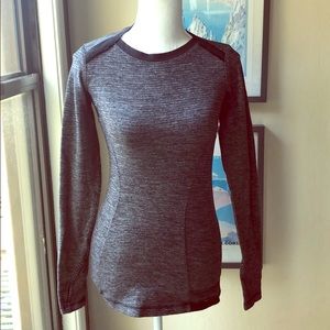 Lululemon long sleeves yoga shirt size xs